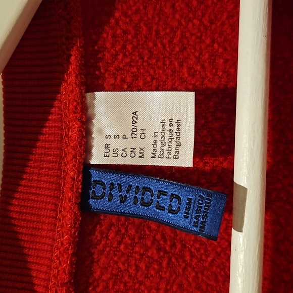 Red Sweatshirt - S - Picture 3 of 5